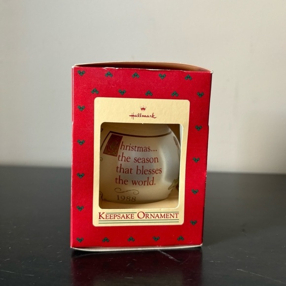 $5 ADD ON NEW Vintage Norman Rockwell Scenes Hallmark Christmas Ornament - Picture 4 of 6